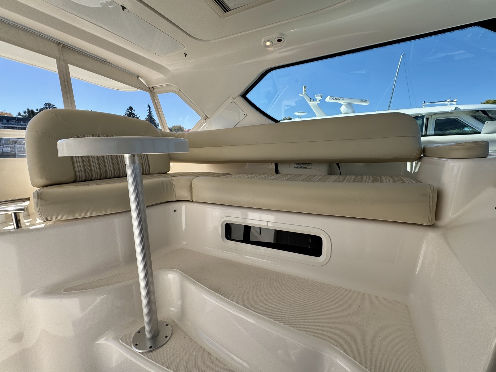 2006 Tiara Yachts 4300 Sovran