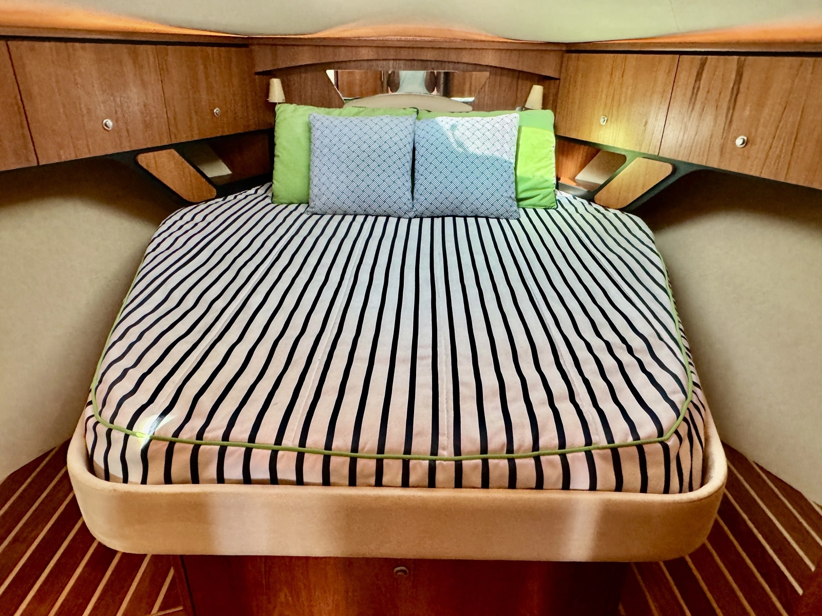 2006 Tiara Yachts 4300 Sovran