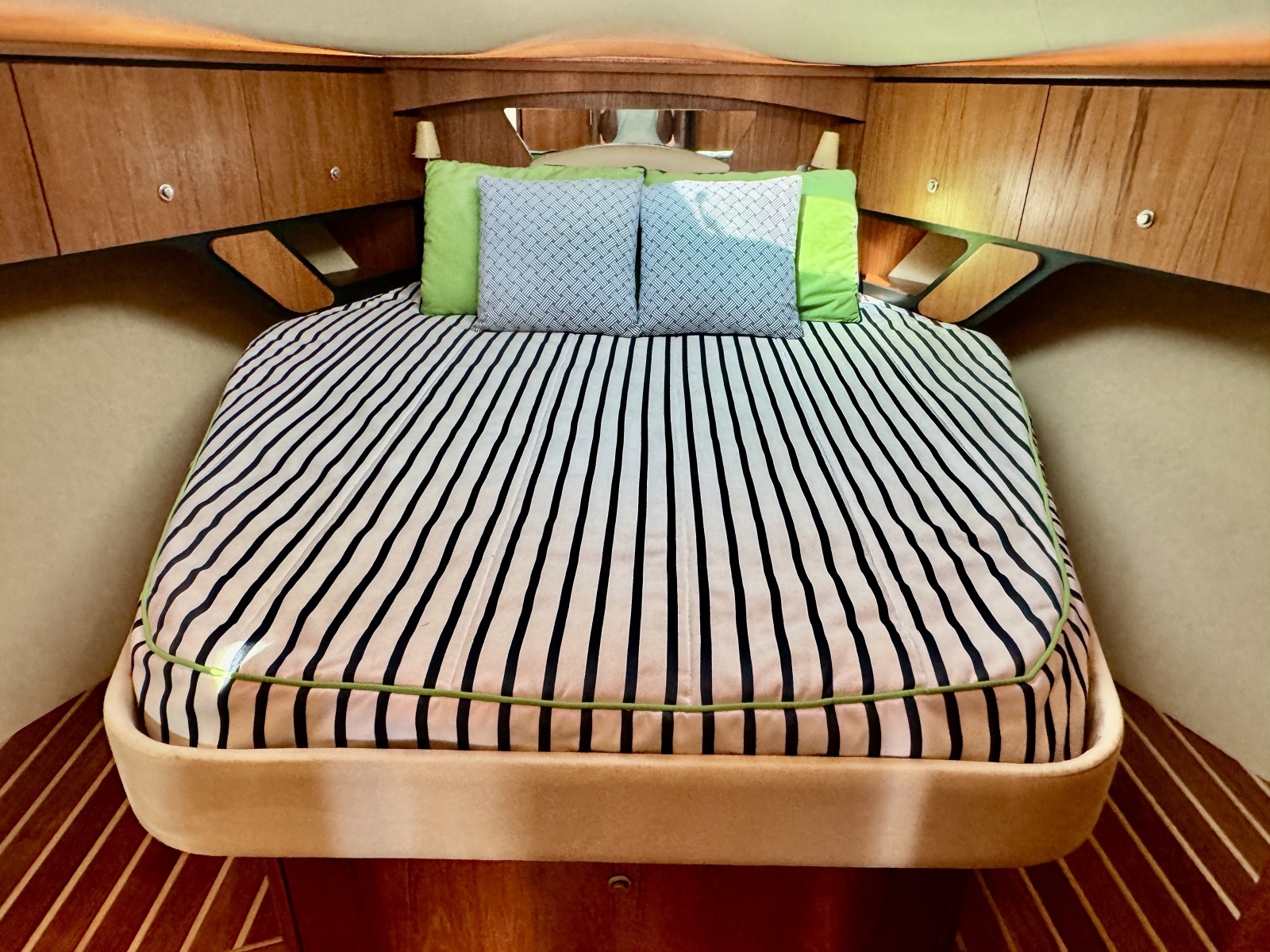 2006 Tiara Yachts 4300 Sovran