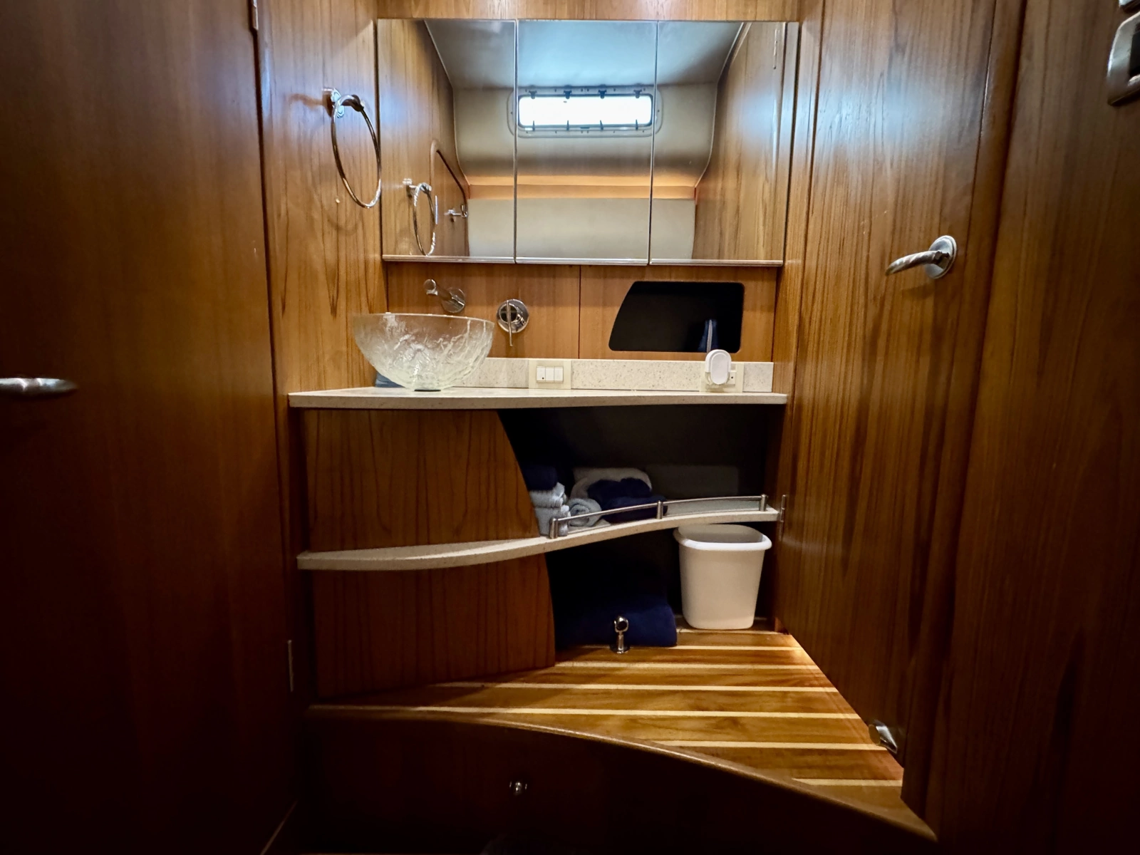 2006 Tiara Yachts 4300 Sovran