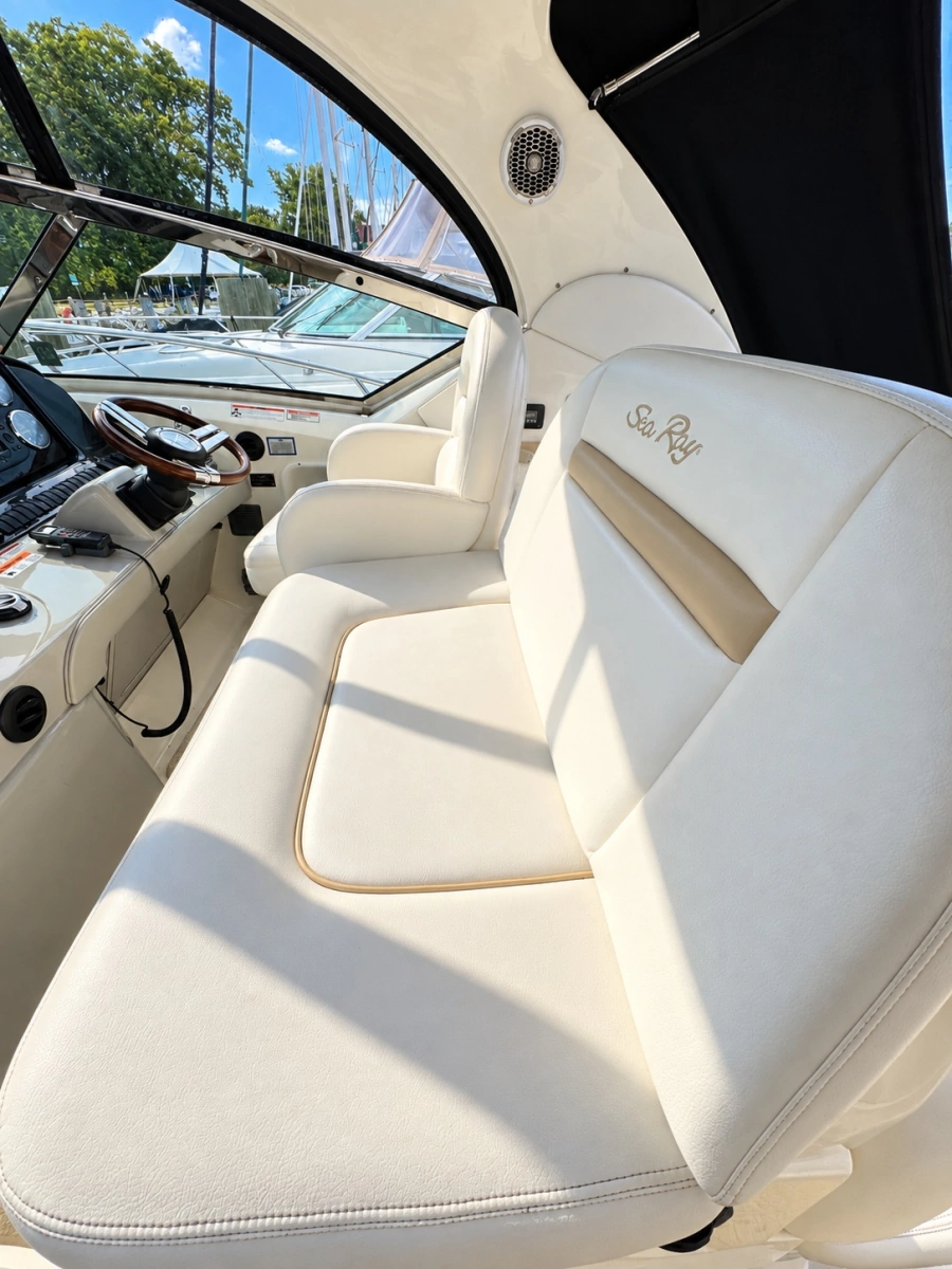 2010 Sea Ray 390 Sundancer