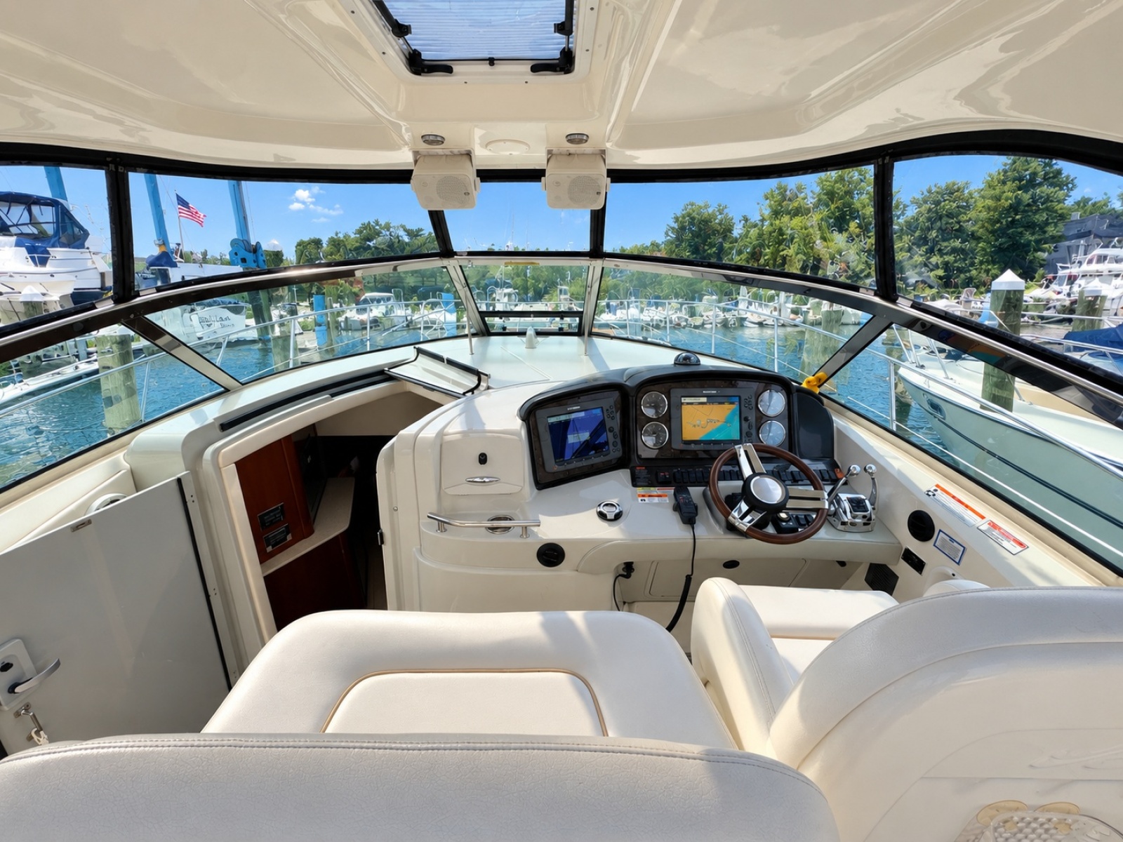2010 Sea Ray 390 Sundancer — Happy Place