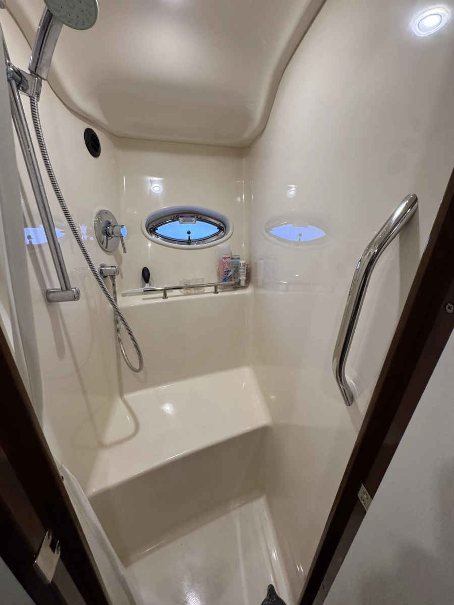 2010 Sea Ray 390 Sundancer