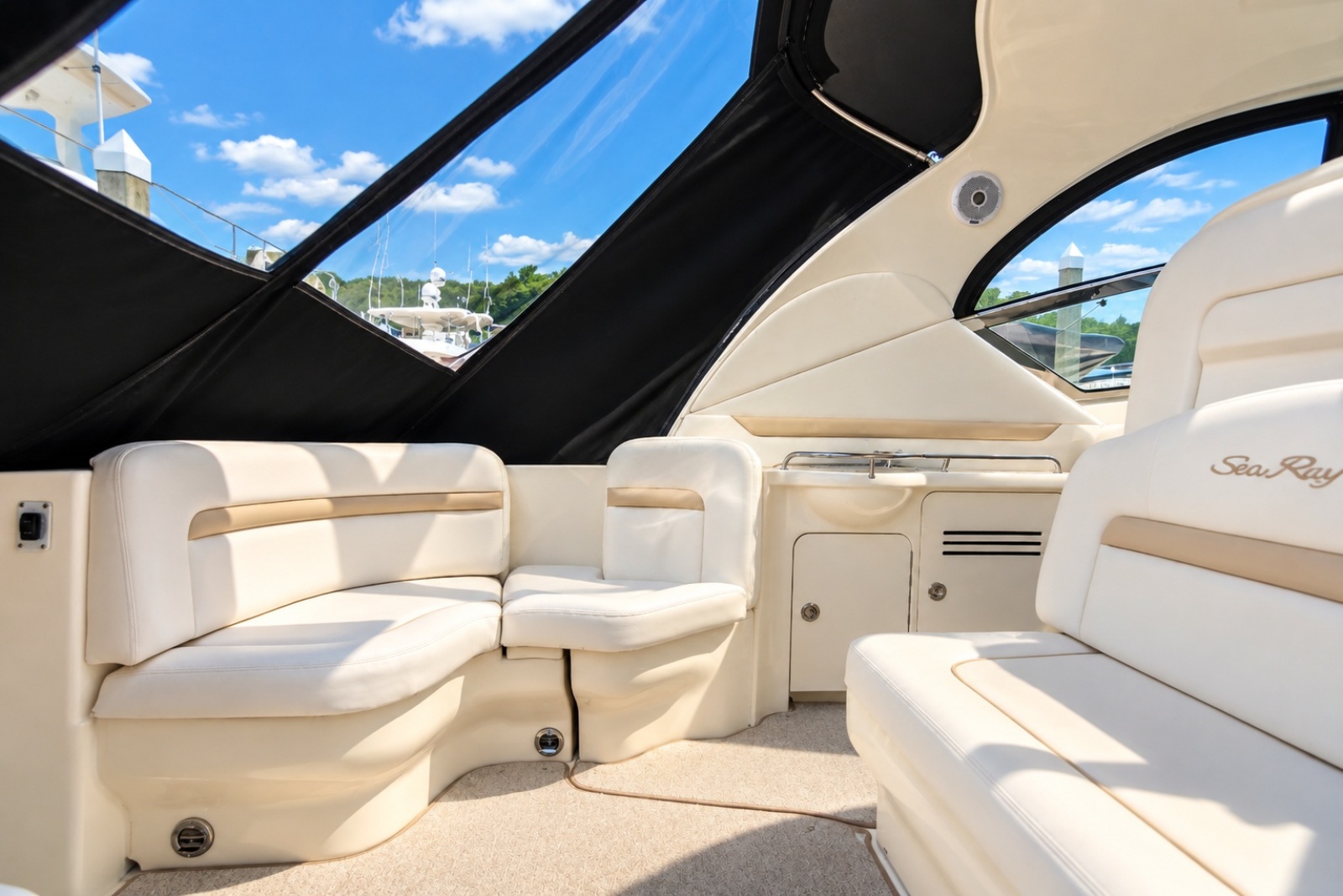 2010 Sea Ray 390 Sundancer — Happy Place
