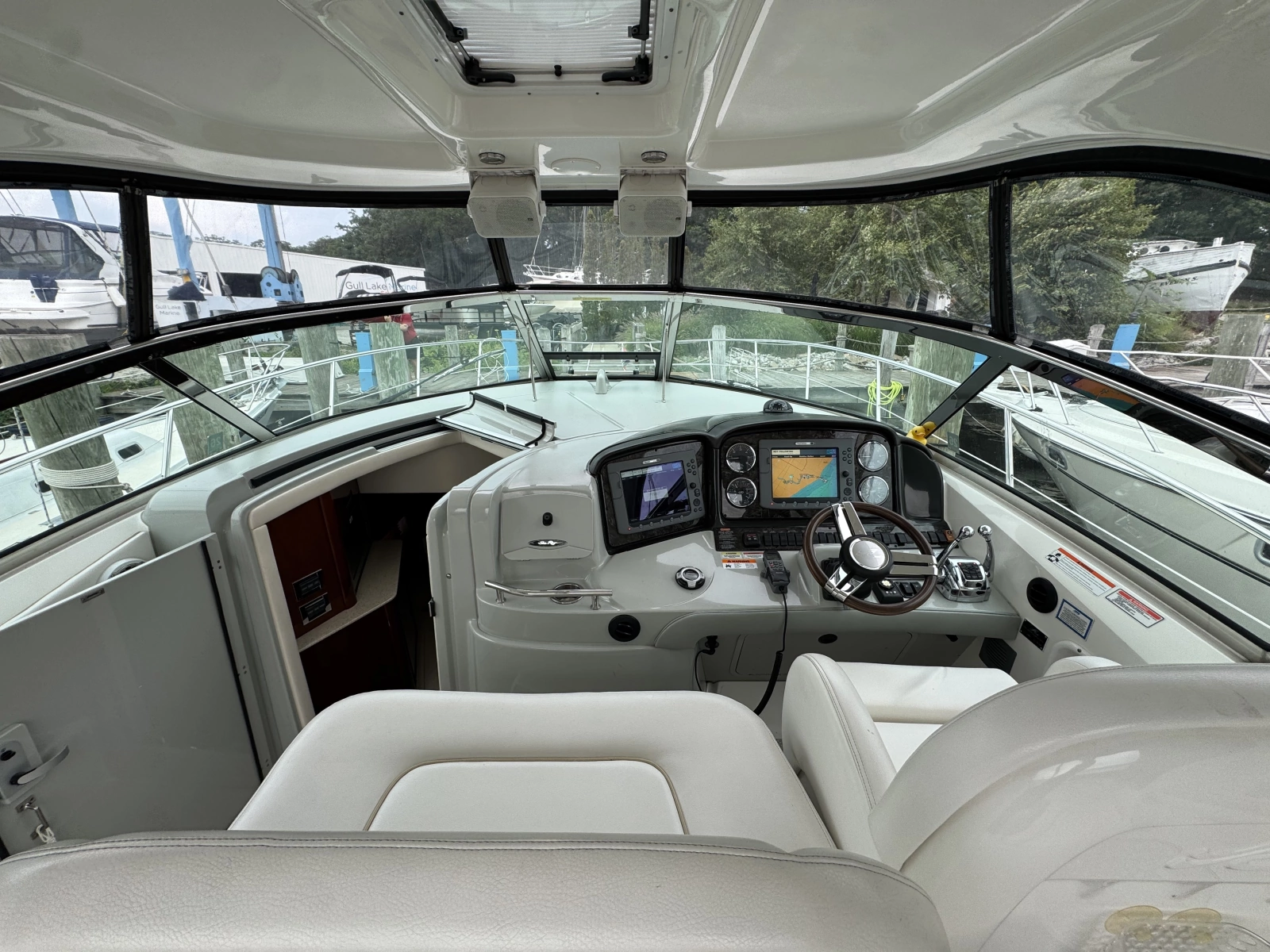 2010 Sea Ray 390 Sundancer