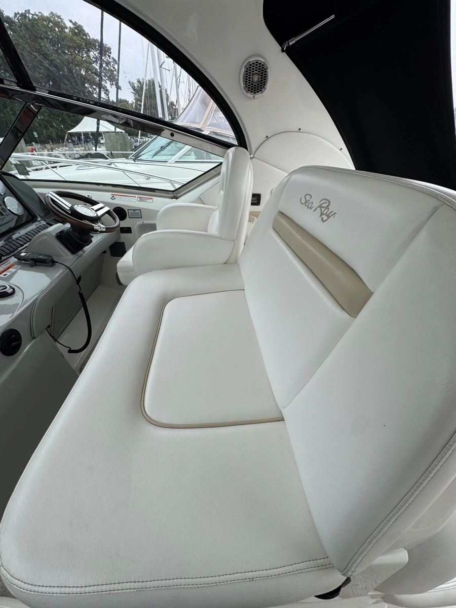 2010 Sea Ray 390 Sundancer