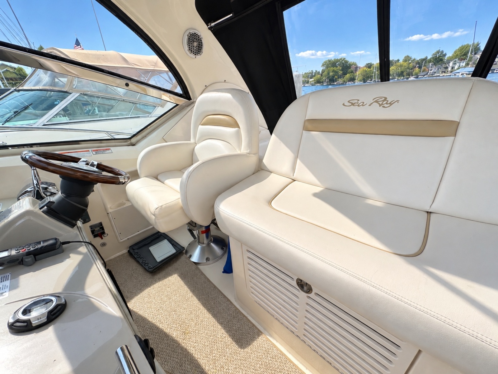 2010 Sea Ray 390 Sundancer — Happy Place