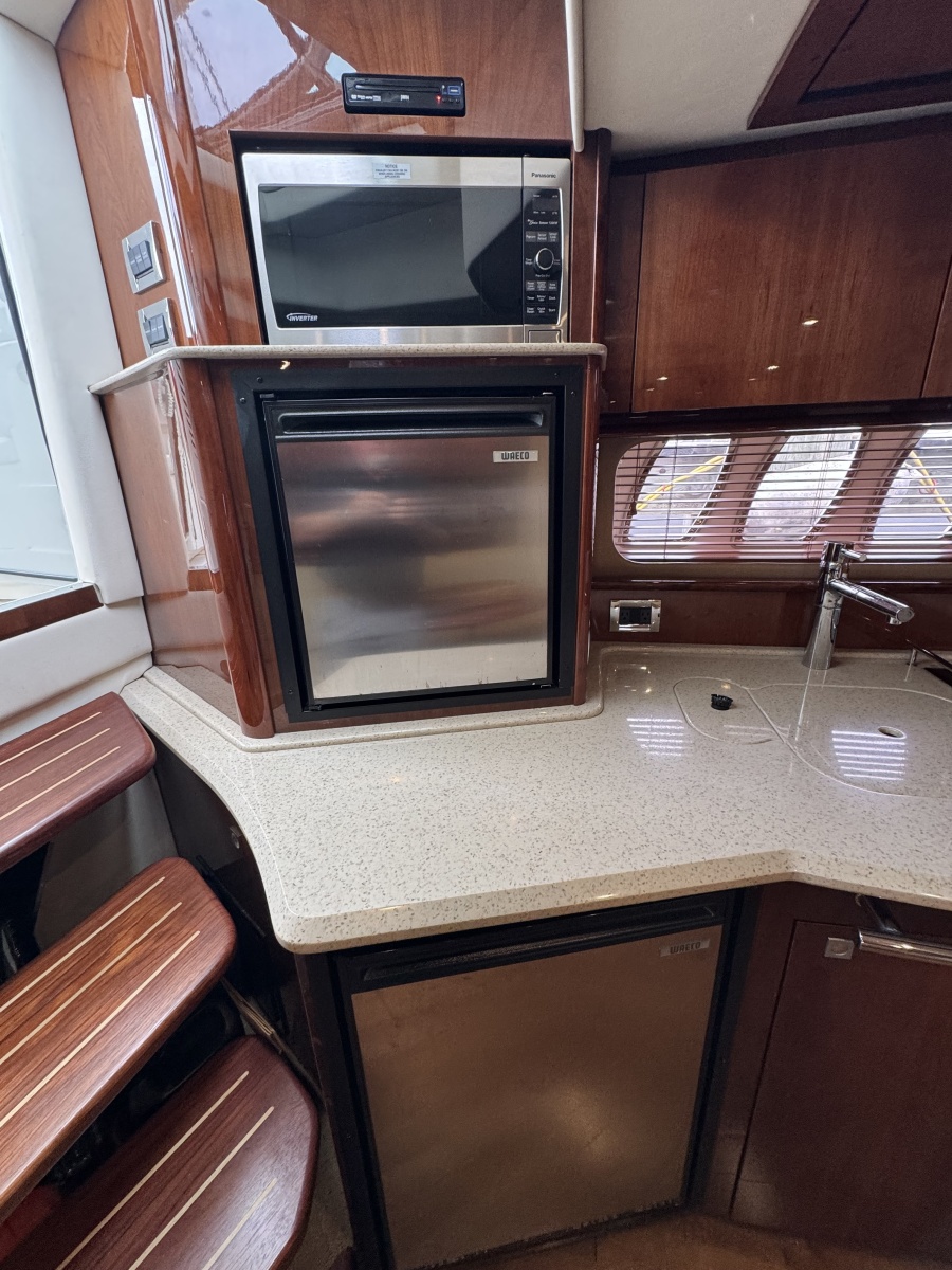 2010 Sea Ray 390 Sundancer — Happy Place