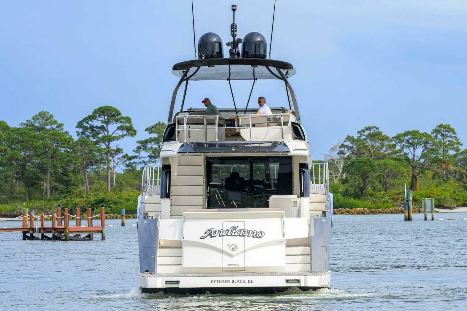 Marquis 66 ANDIAMO - Aft Profile