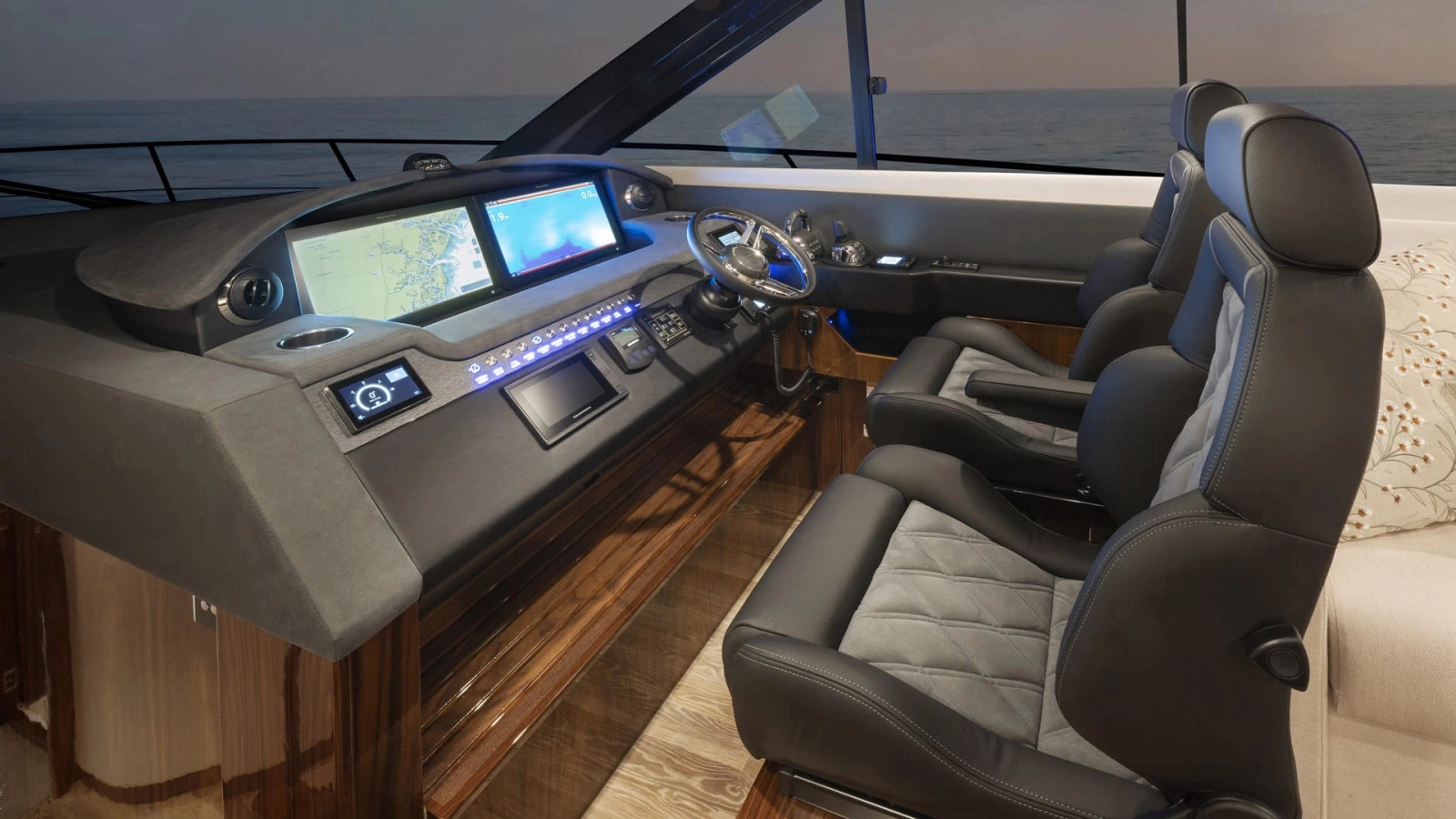 6000 SPORT YACHT 60ft Riviera Yacht For Sale