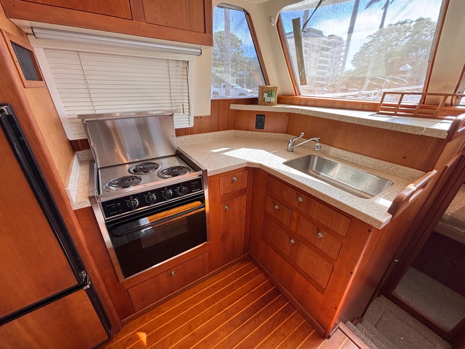 2003 Mainship 390 Trawler