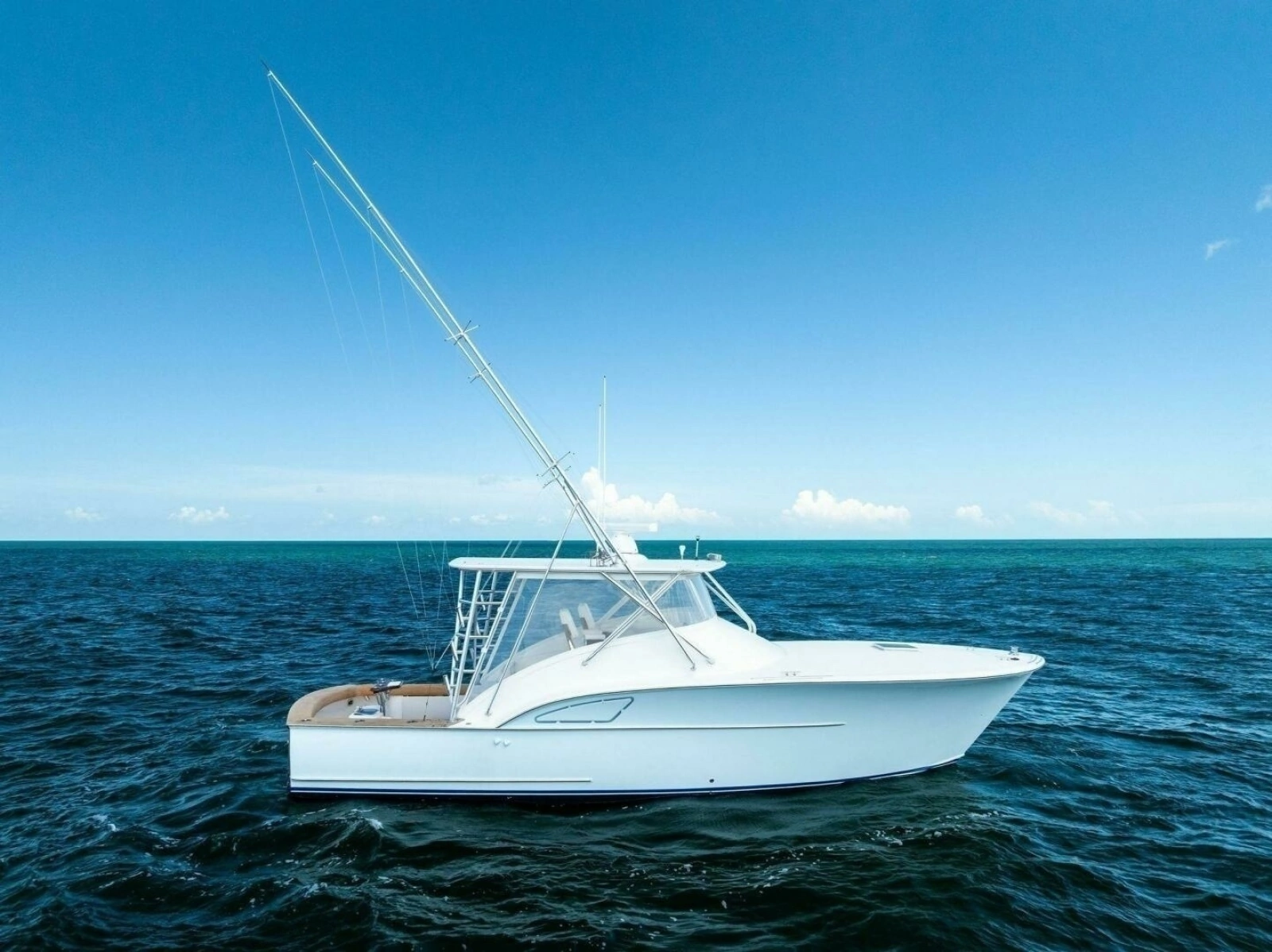 2018 Custom Carolina 35 Express Profile