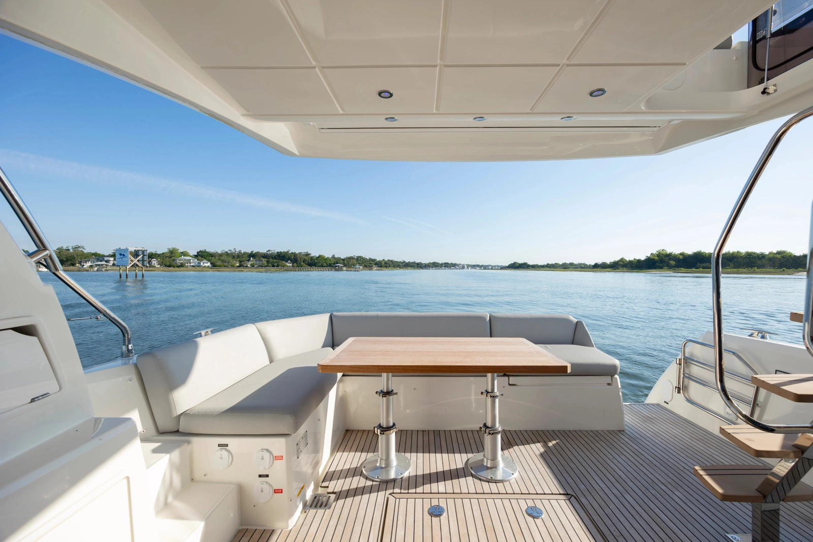 2024 Prestige 460