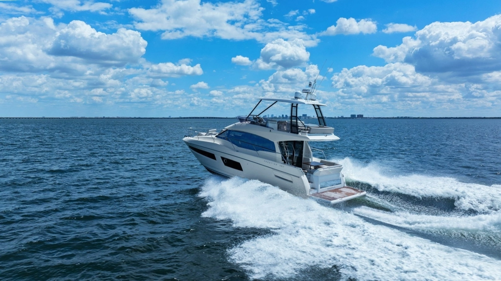 2020 Prestige 460 Flybridge