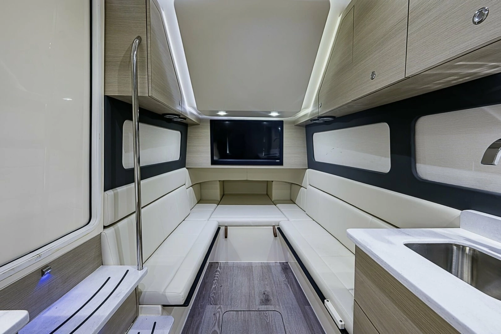 Scout 42 Maizey Blue - Interior Cabin
