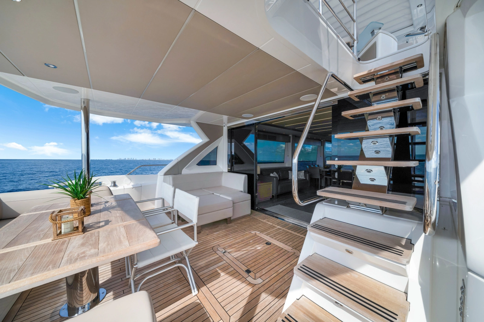 2020 Sunseeker 76 Yacht
