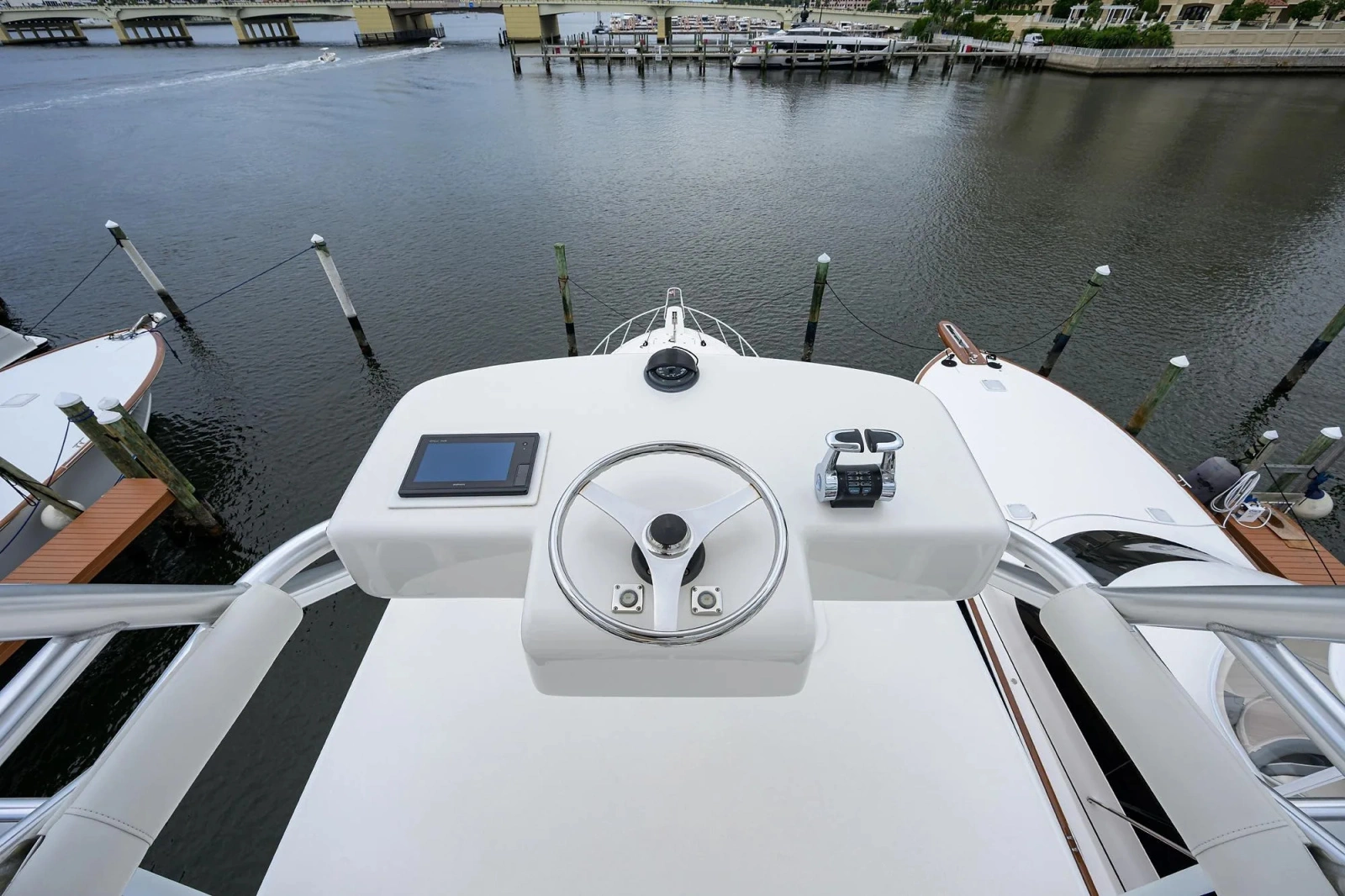 2014 Bertram 700