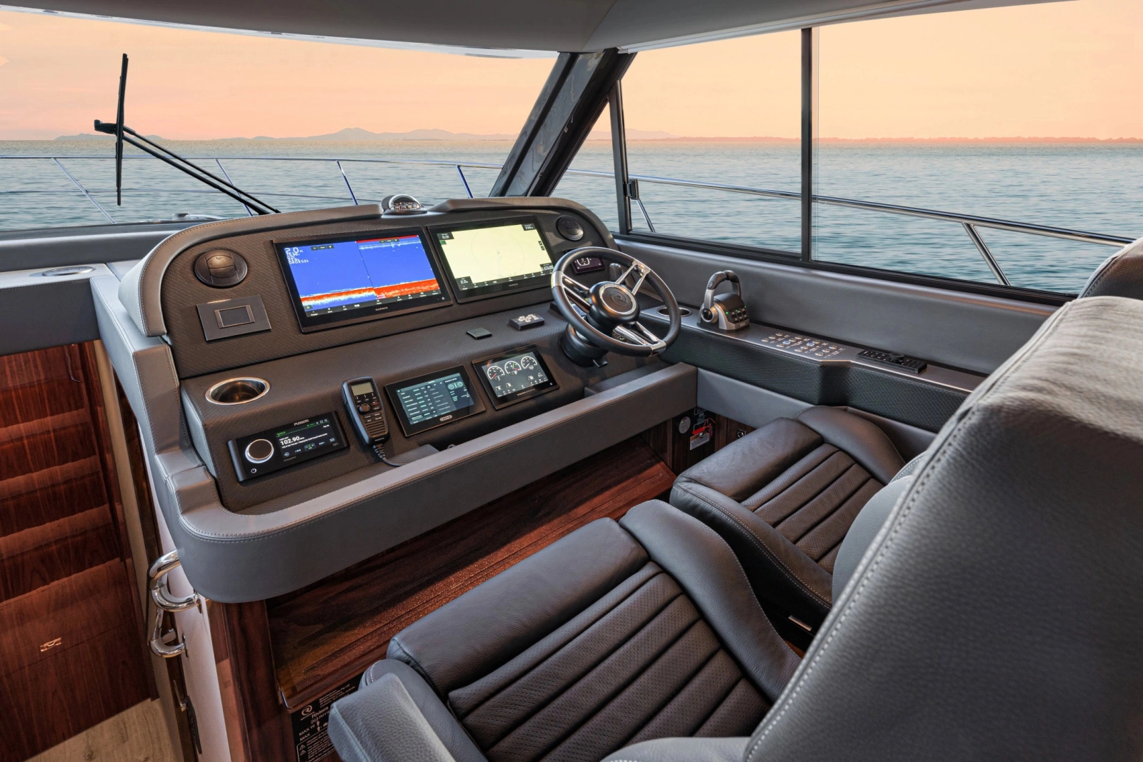465 SUV 46ft Riviera Yacht For Sale