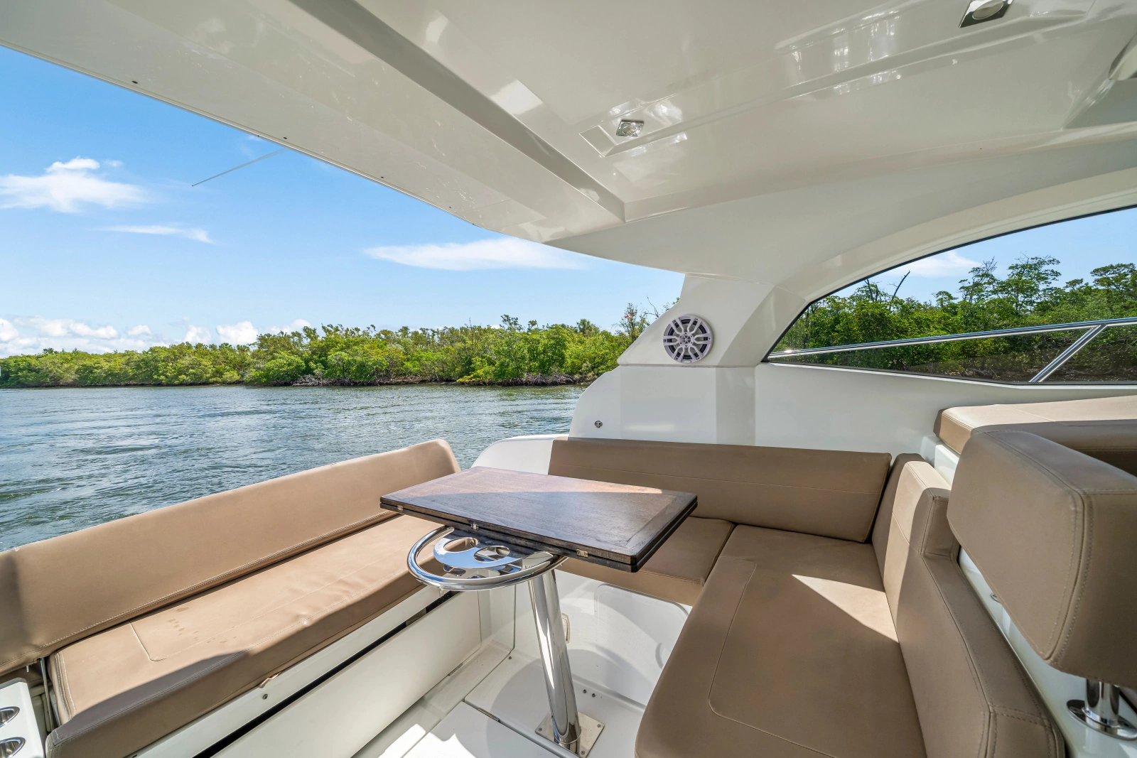 2016 Jeanneau Leader 36