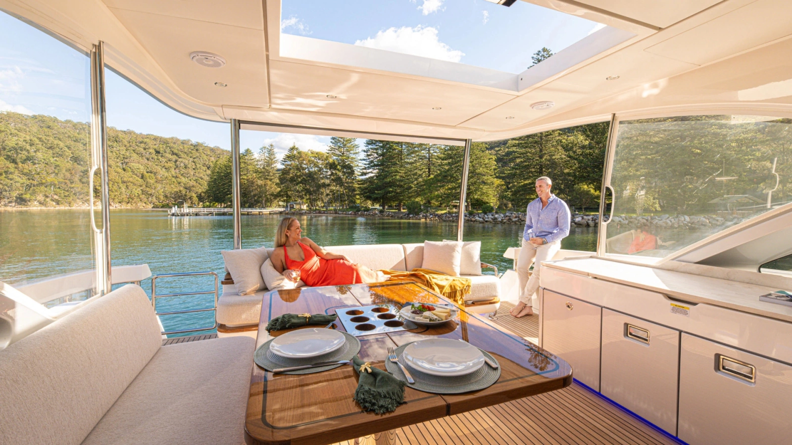 6200 SPORT YACHT 62ft Riviera Yacht For Sale