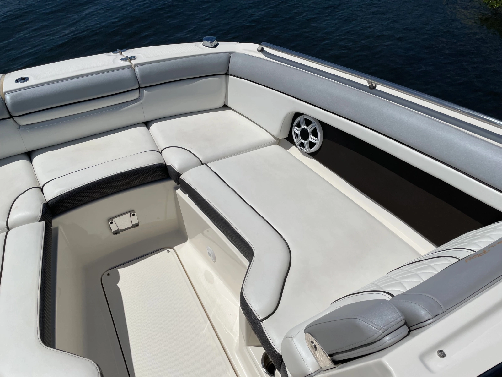 2017 Sea Ray SDX 270