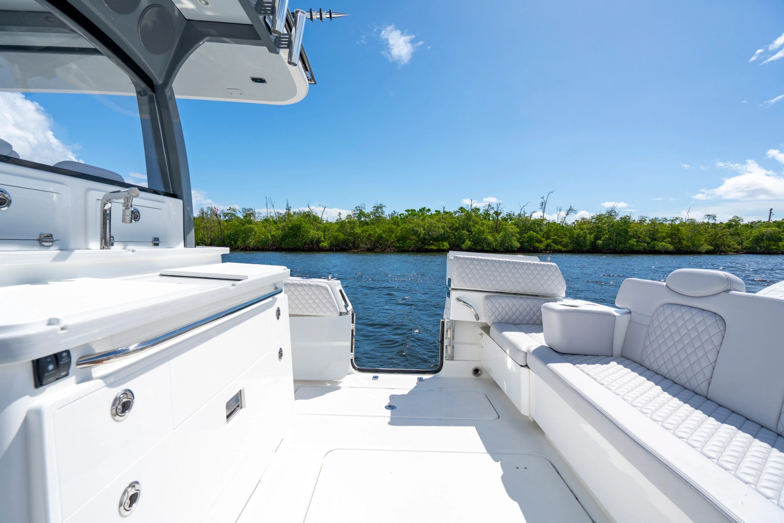 42 Lujo 42ft HCB Yacht For Sale