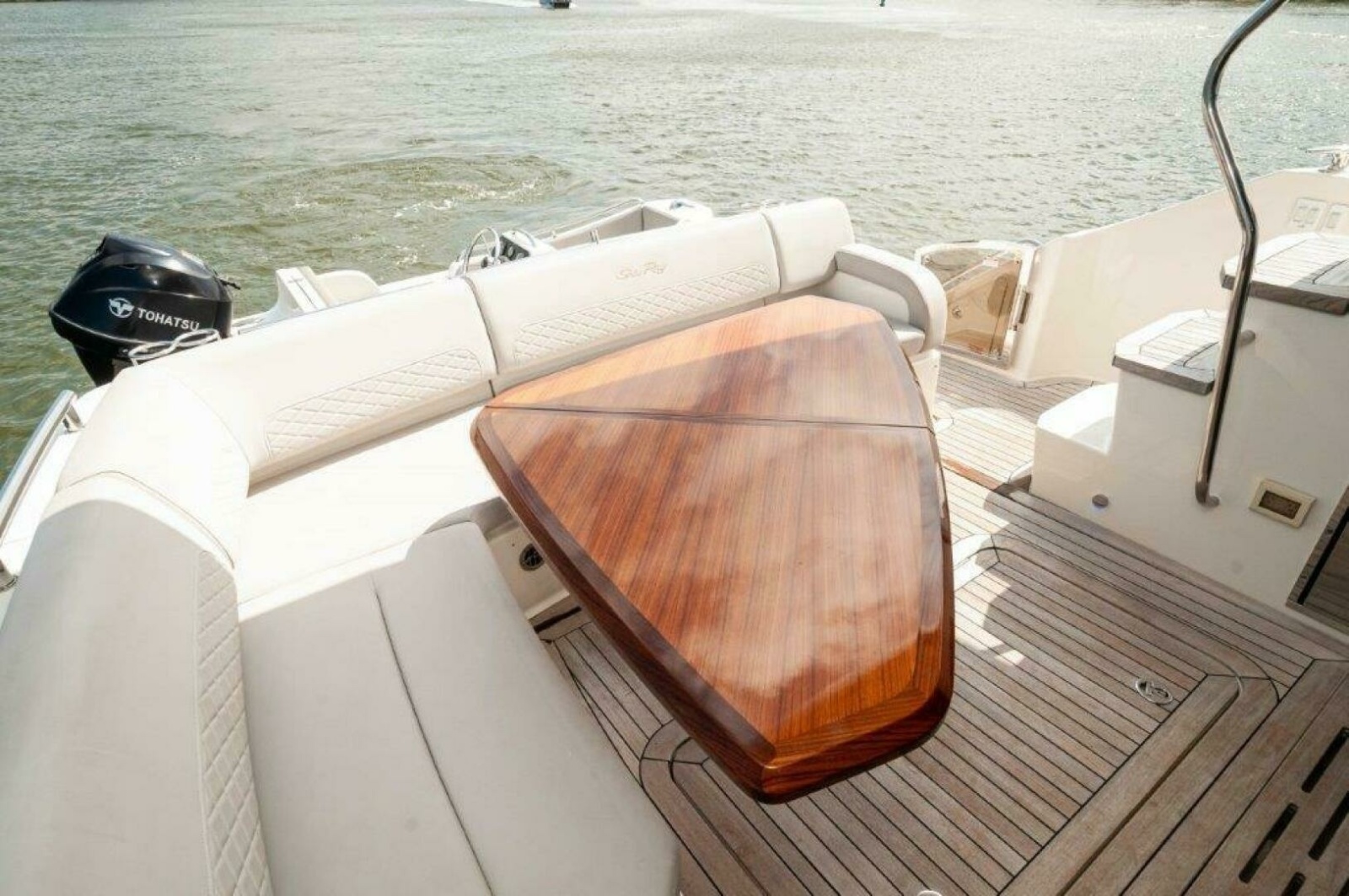 55' 2018 Sea Ray L550 Flybridge