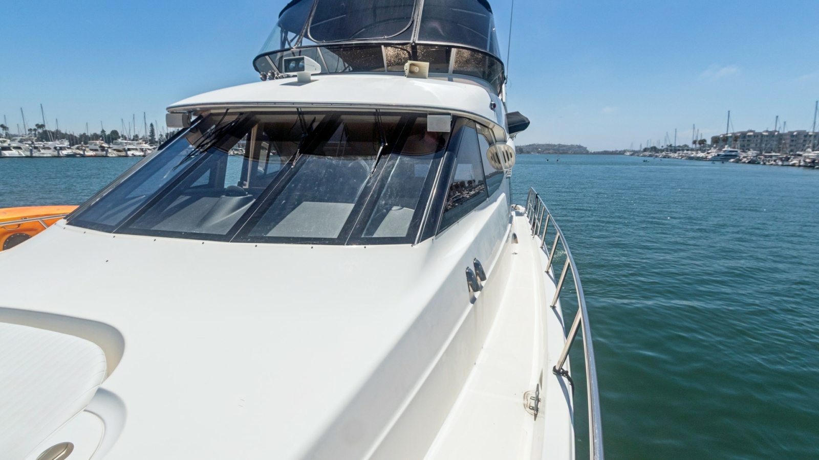 Forward Deck and Flybridge View