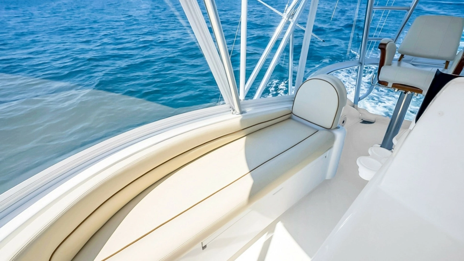 Flybridge Seating with Ocean View