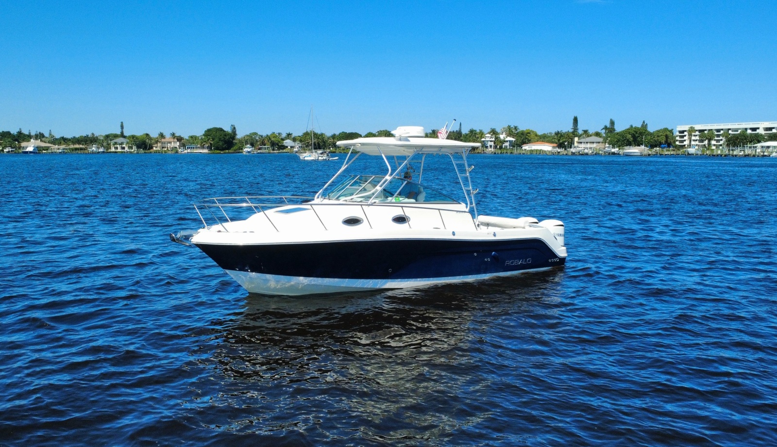 2016 Robalo R305