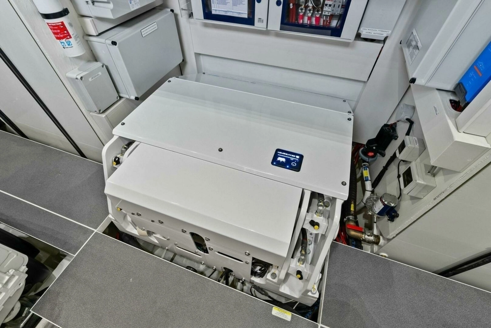 2026 Absolute 70 Navetta - Engine Room
