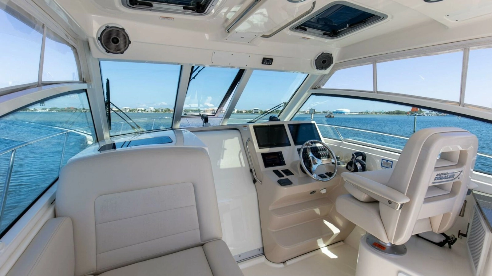 2019 Boston Whaler 345 Conquest Bridge 4