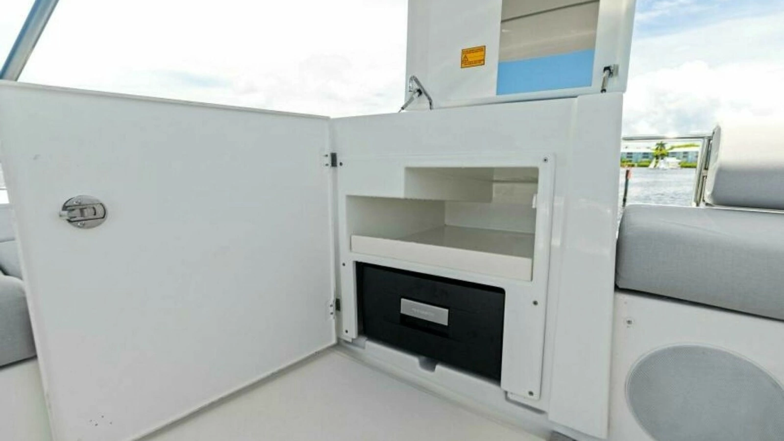 2025 Prestige 460 Flybridge - Sistership