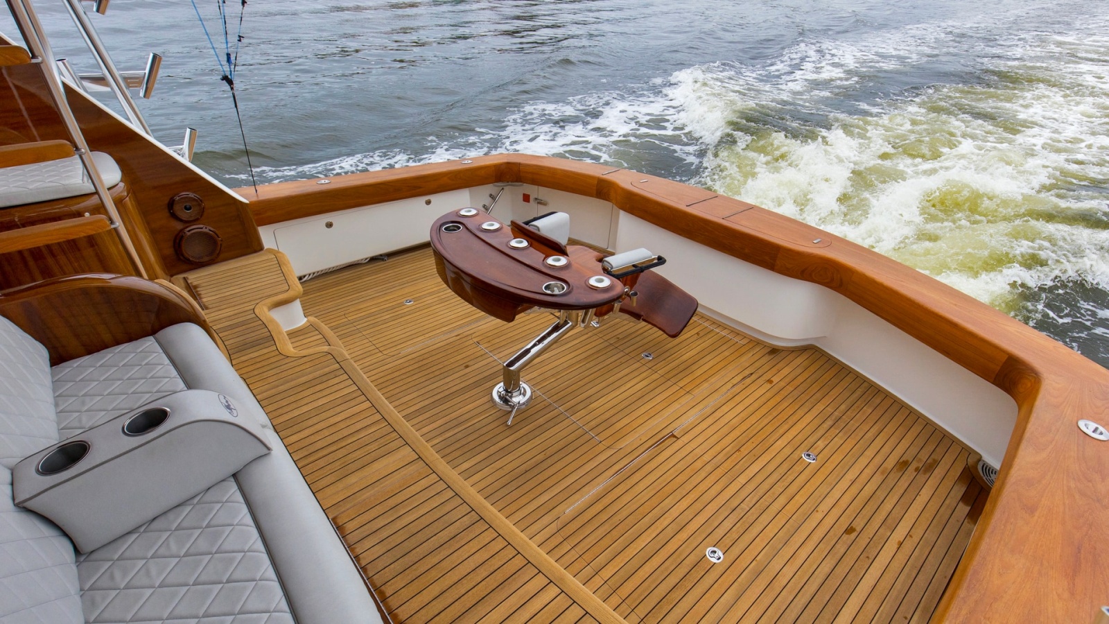 2020 68 Viking Convertible Gunpowder Deck (7)