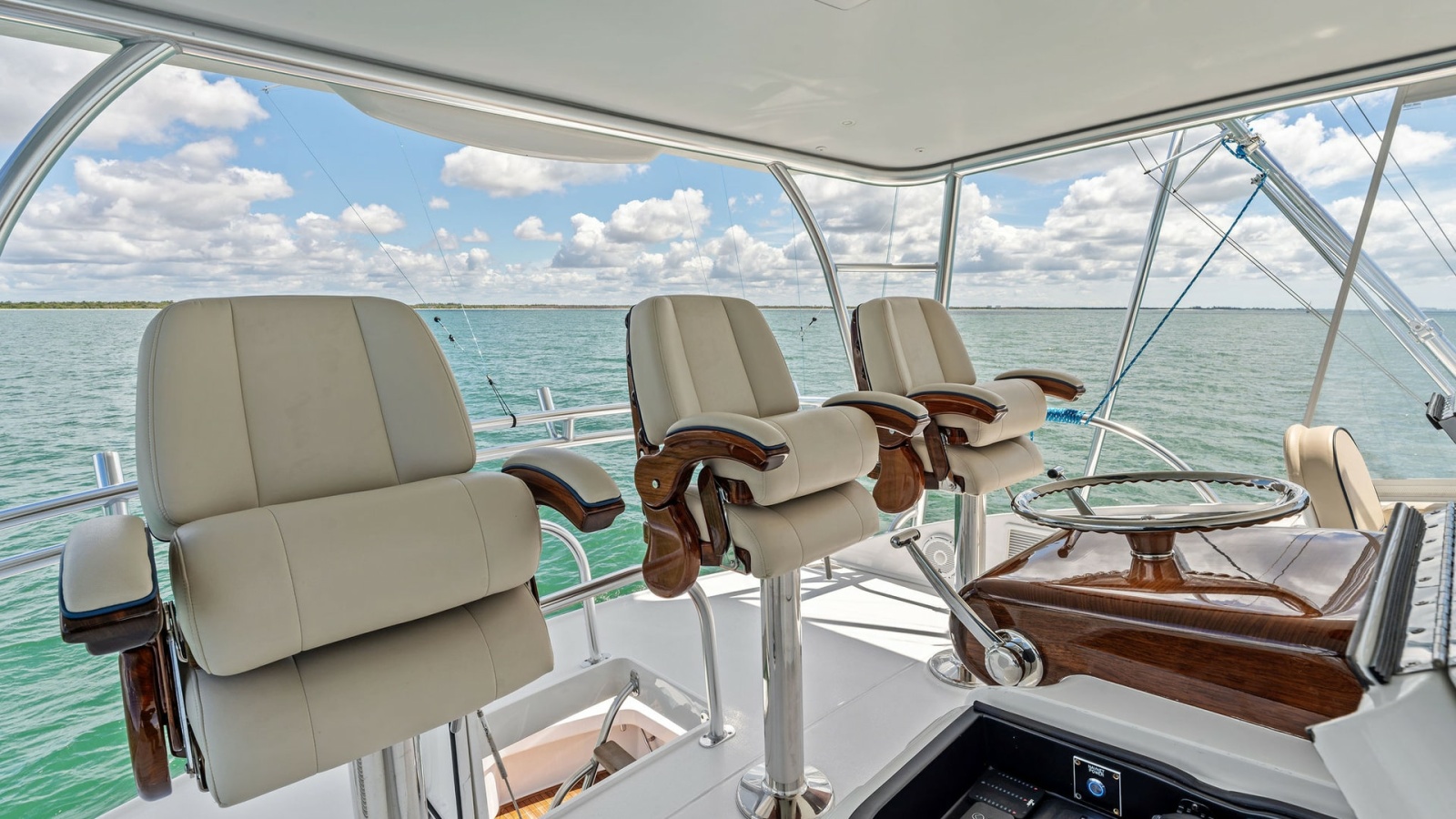 Flybridge Helm with Captain's Chairs