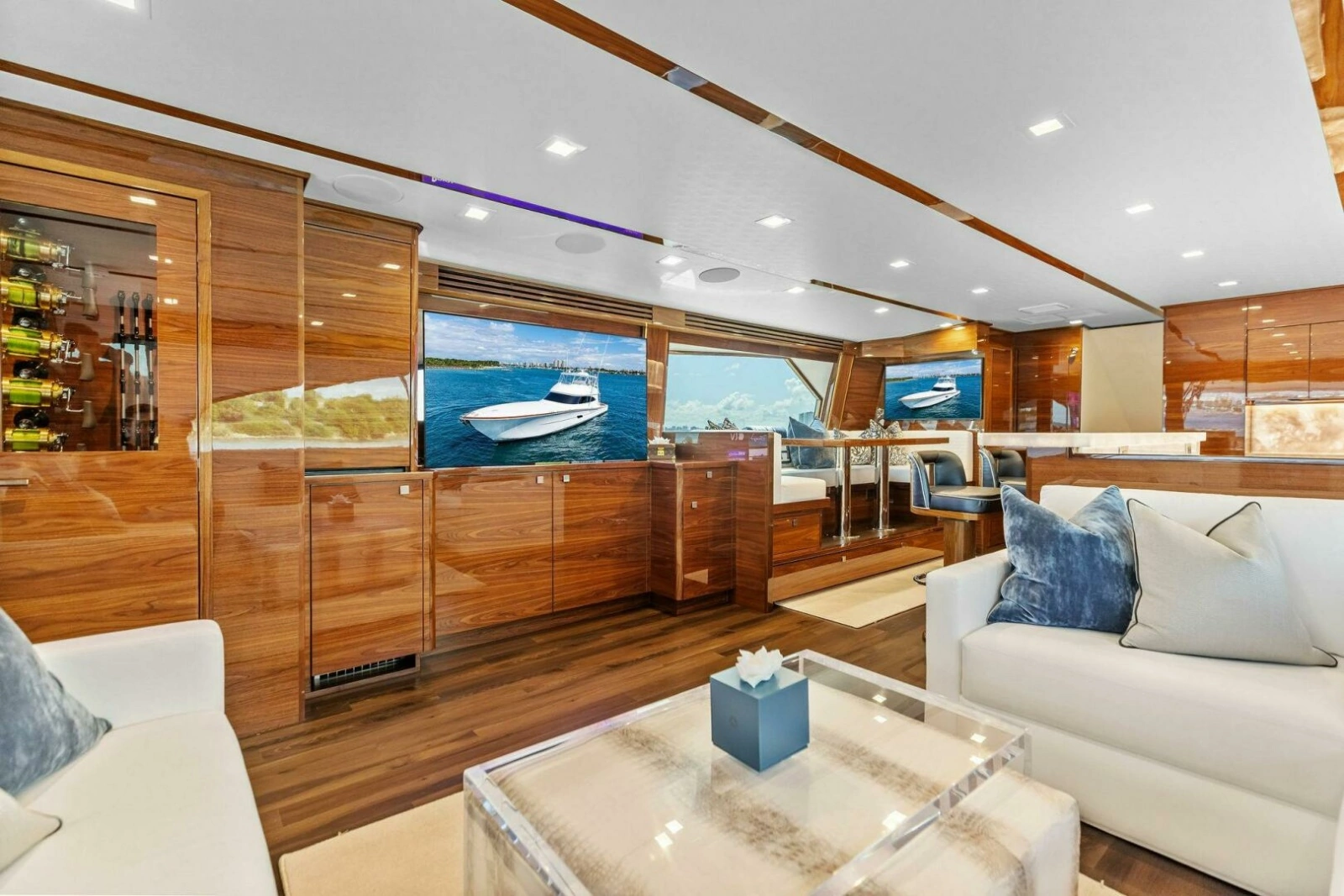 2026 Viking 82 Convertible- TEAM HARVEY I- Salon