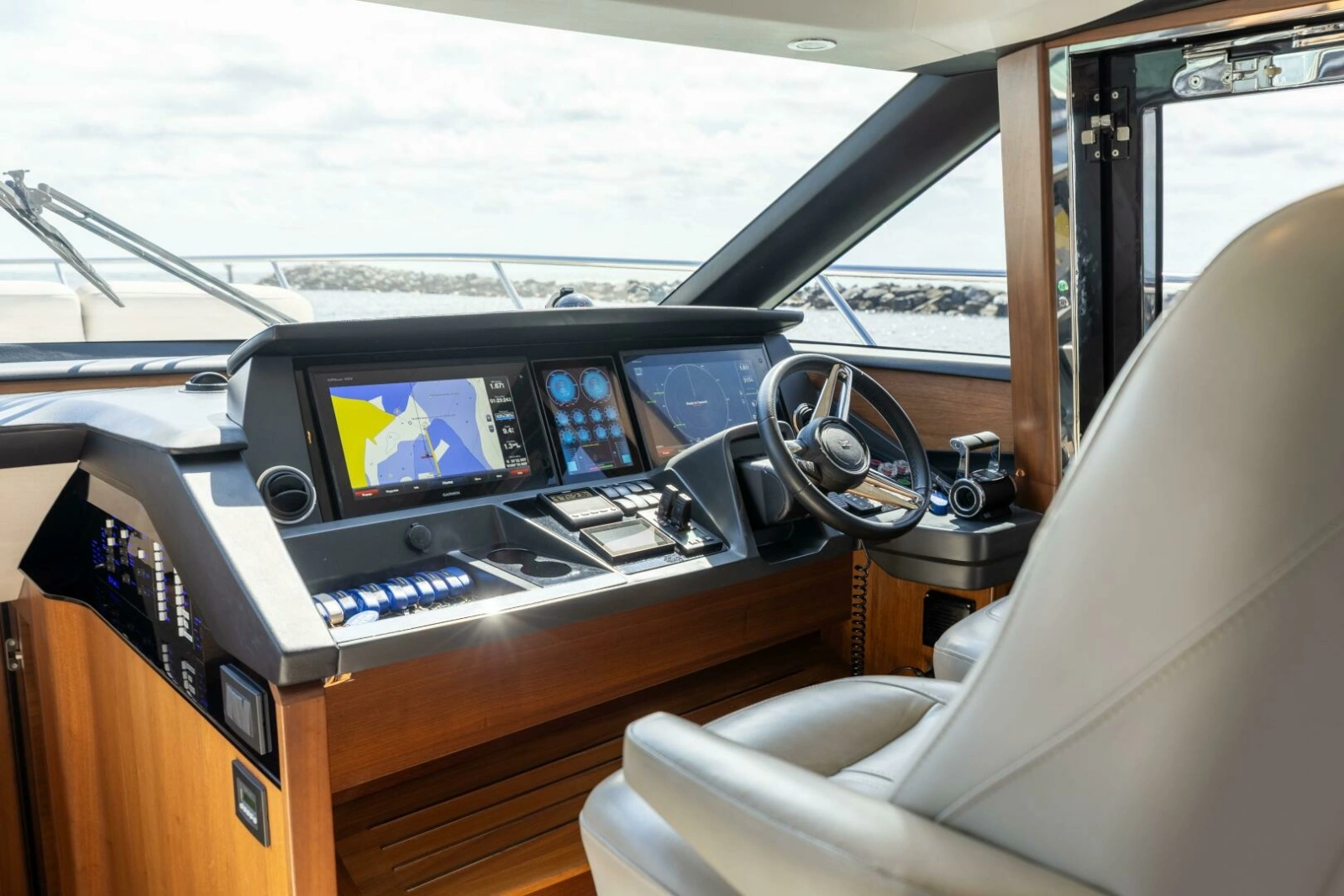 2019 Princess S65 photo 2
