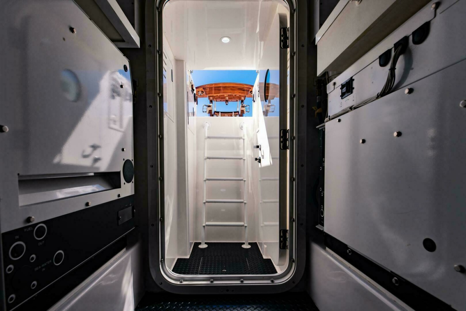 2020 Viking 72 Enclosed Bridge