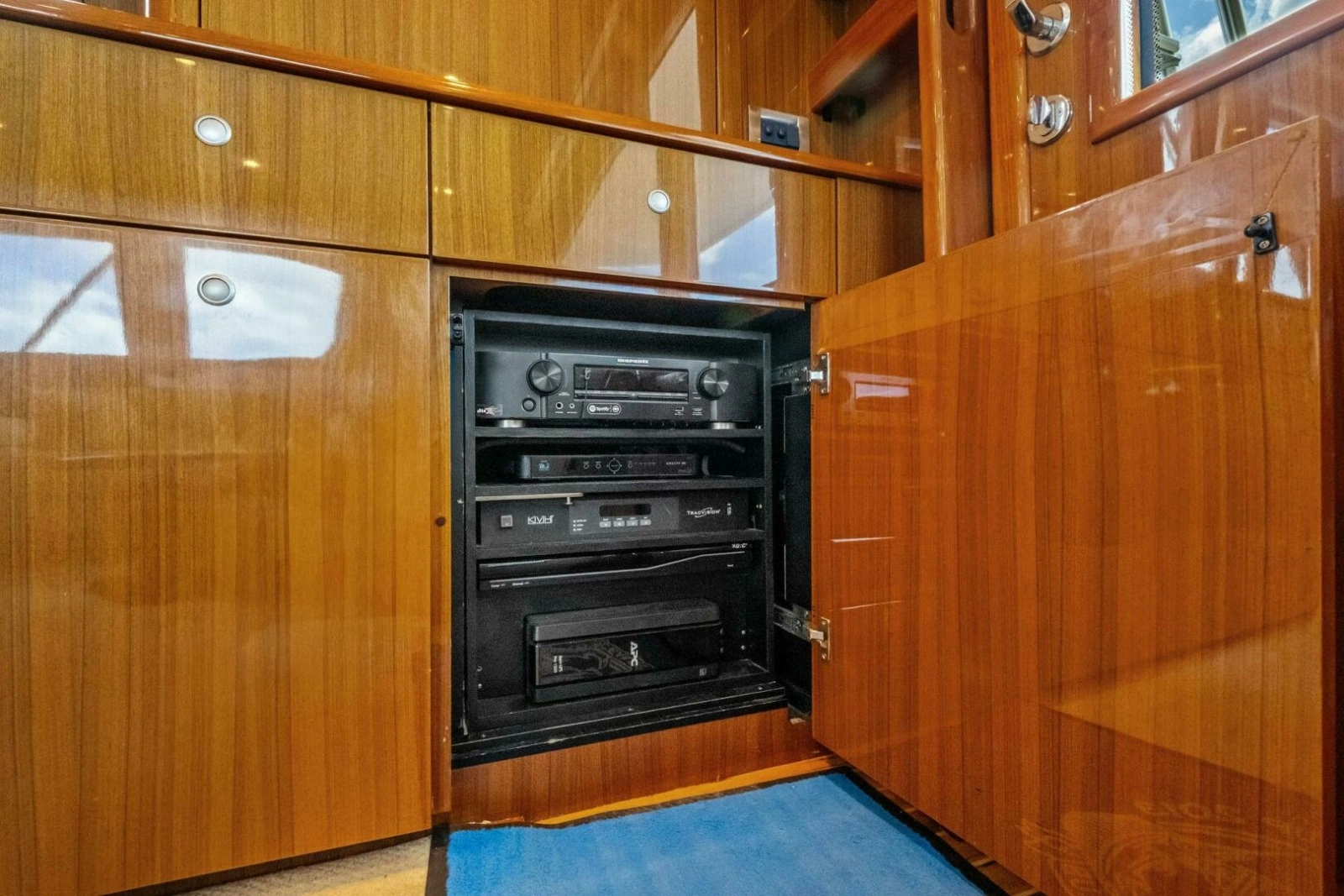 20  64ft Viking Yacht For Sale