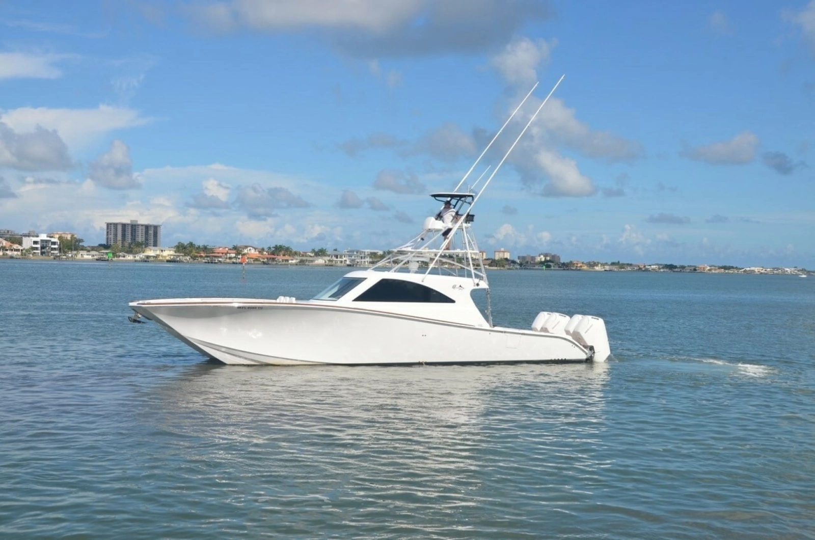 Queen/Smith Custom 53 - Exterior