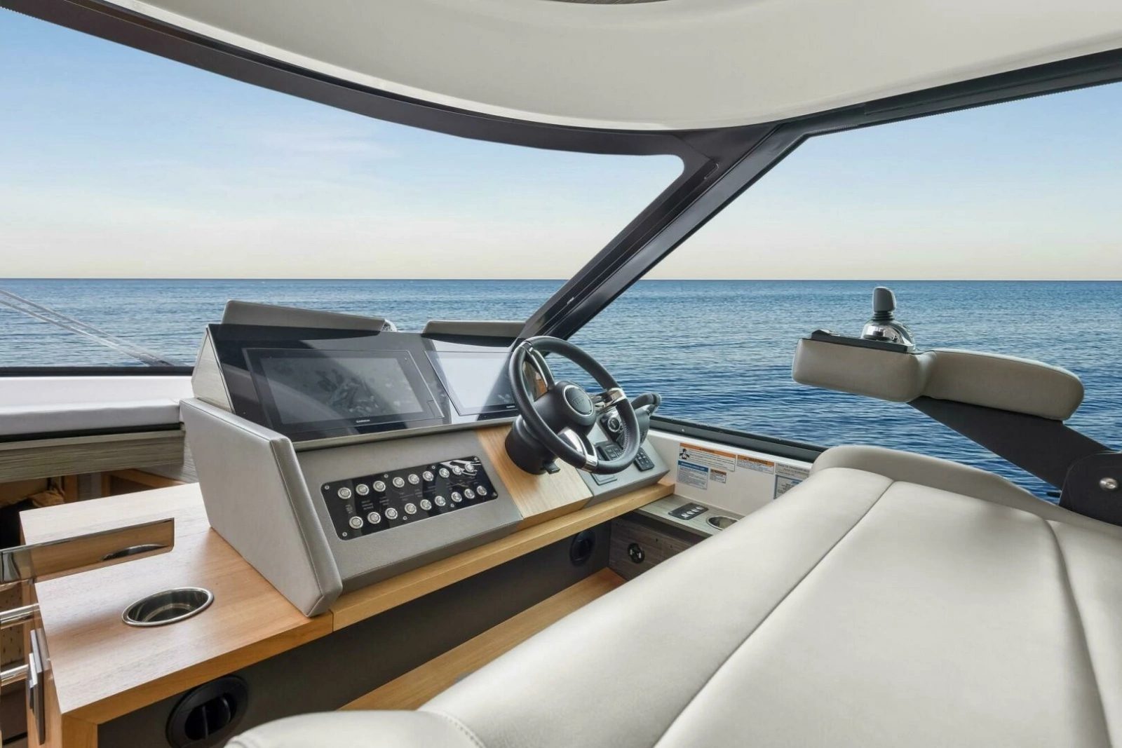 2019 Tiara Yachts C49 Coupe Salon And Bridge (3)