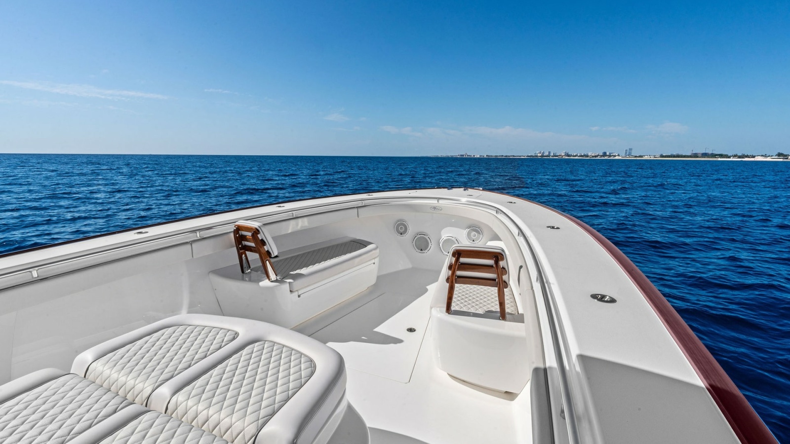 Spacious Bow Seating Area