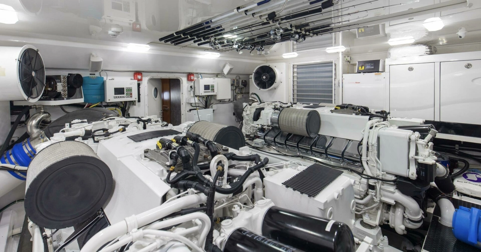 2016 92 Viking Enclosed Bridge Touche Engine Room (8)