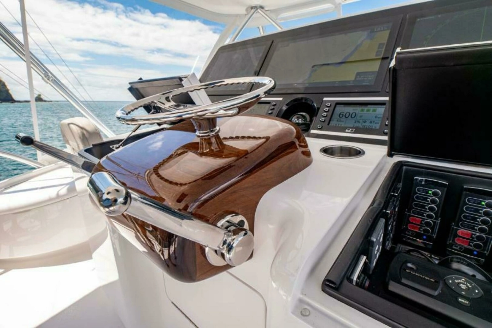 2023 Viking 64 Convertible