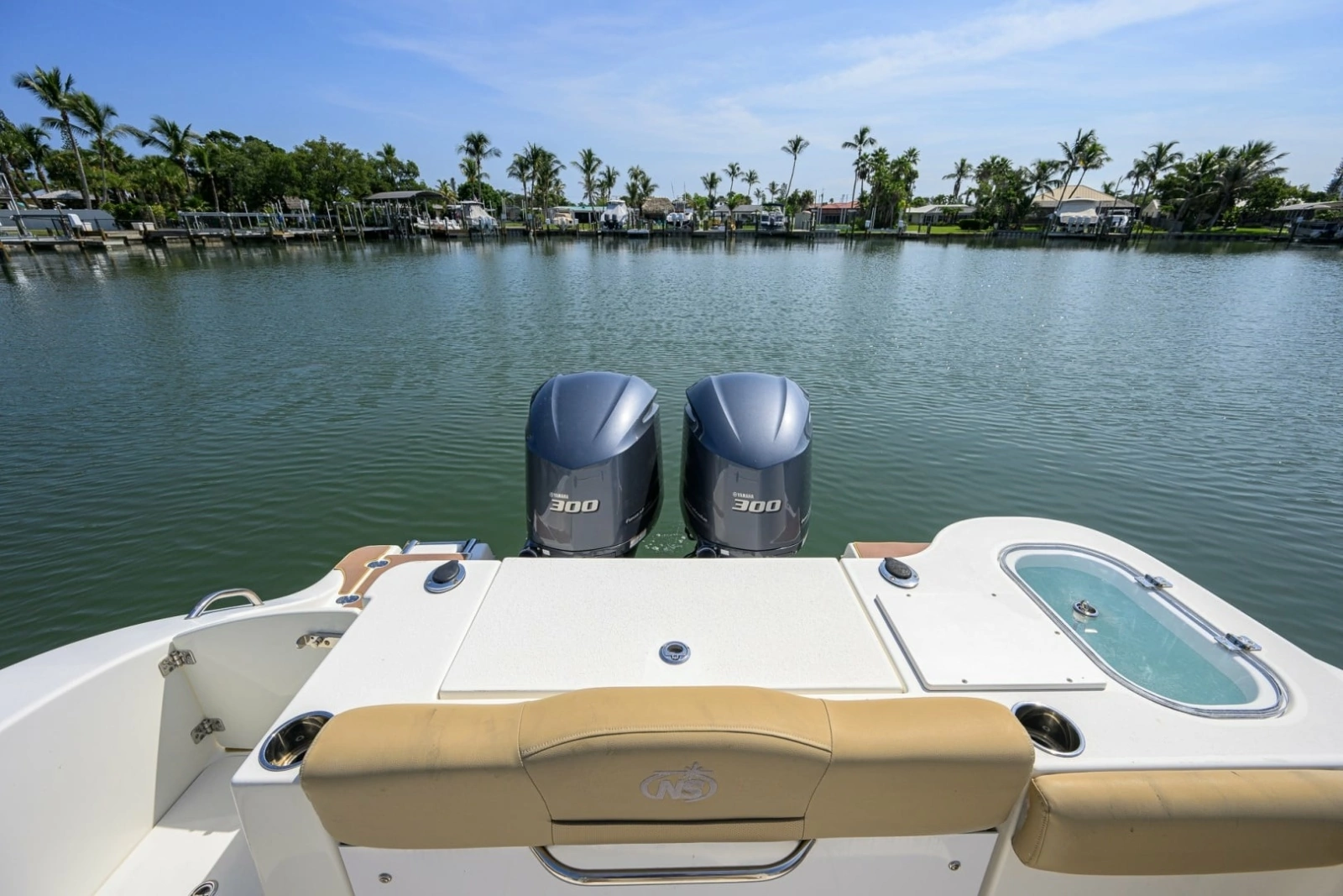 NauticStar 28 - Cockpit