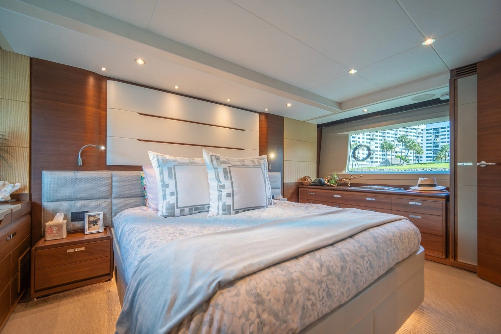 2017 Princess 68 Flybridge