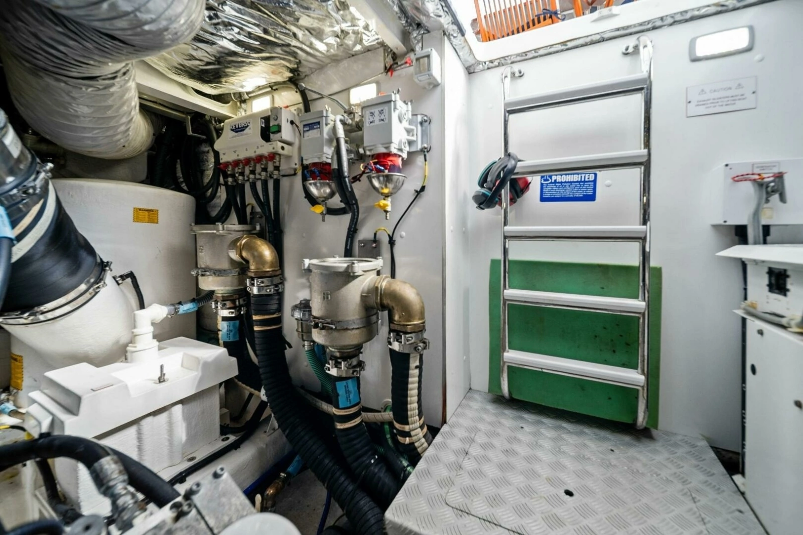 2015 Princess F60 - Engine Room 