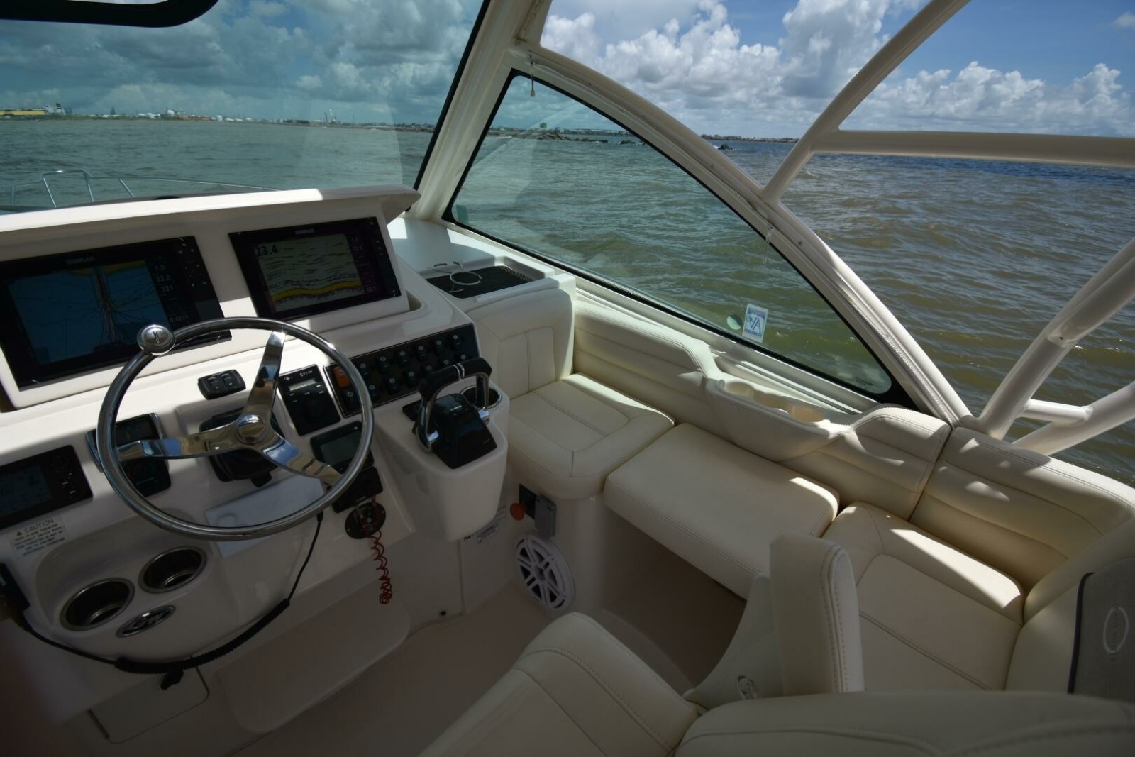 33' 2016 Grady-White 330 Express