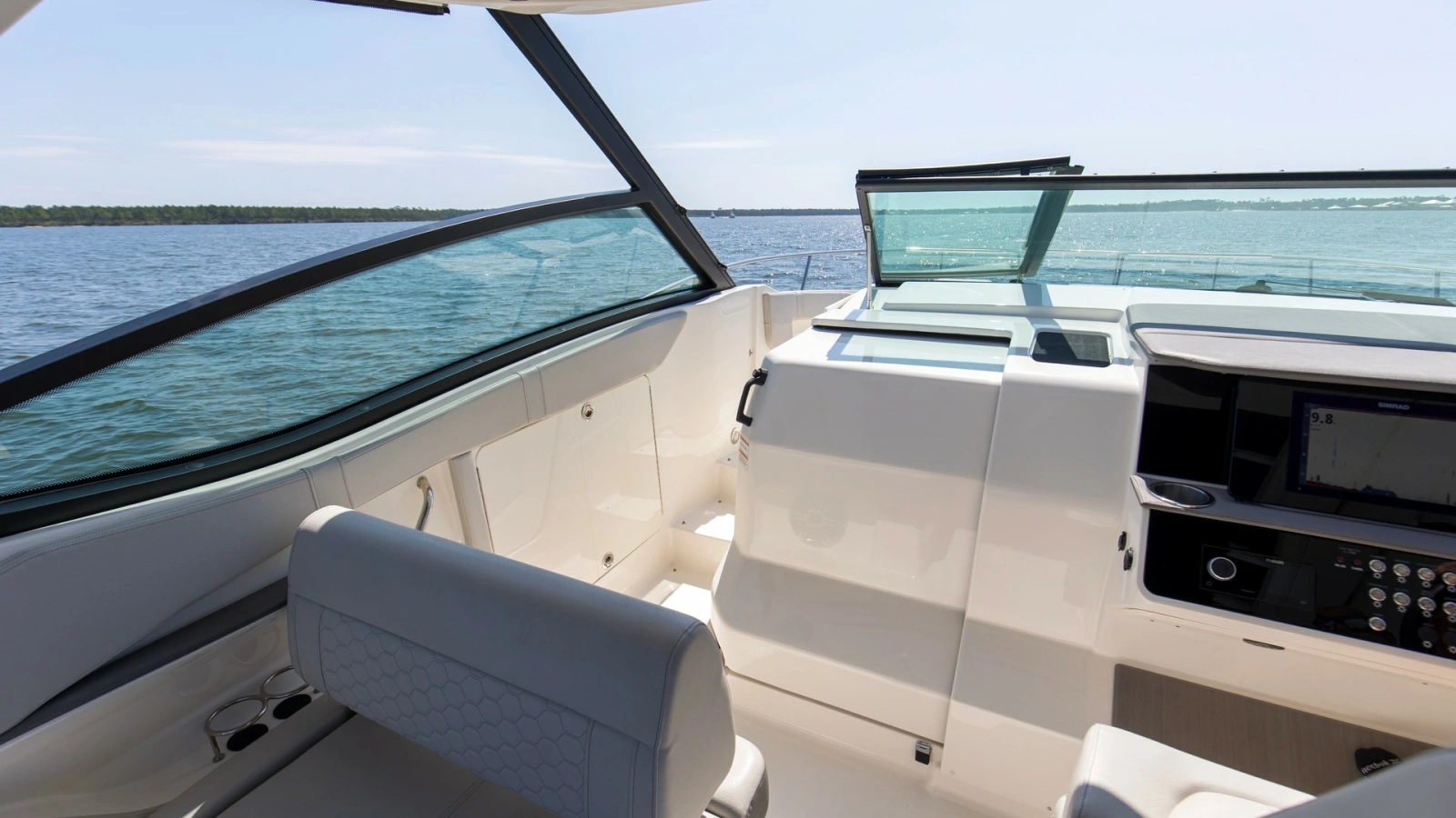 2022 32 Sea Ray 320 Sundancer OB Raya Sunshine Helm