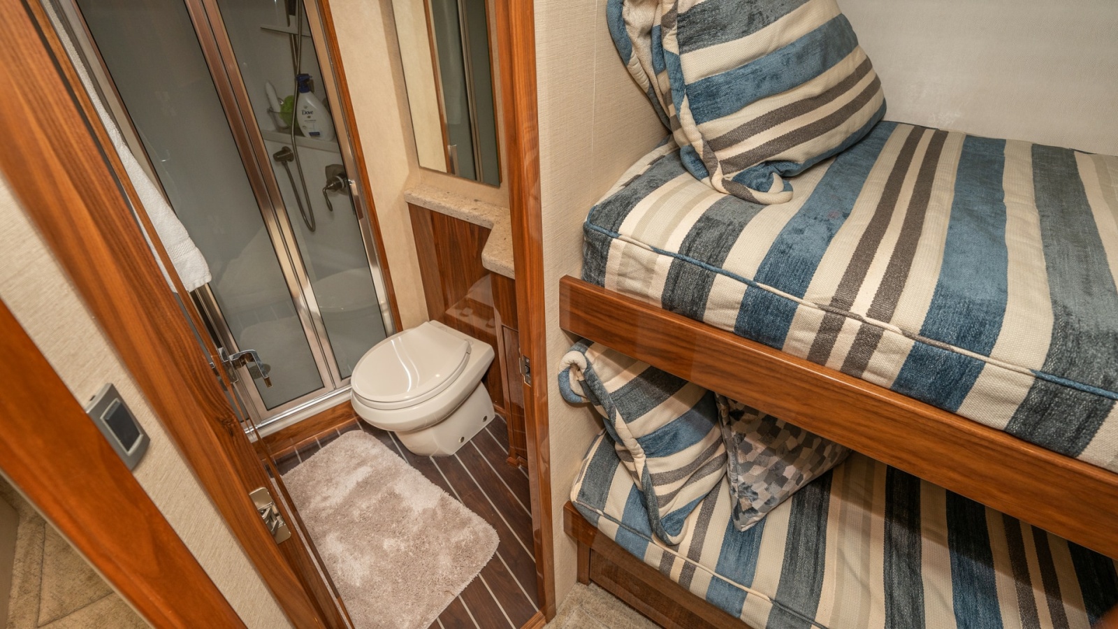 Guest Cabin with Ensuite Bathroom